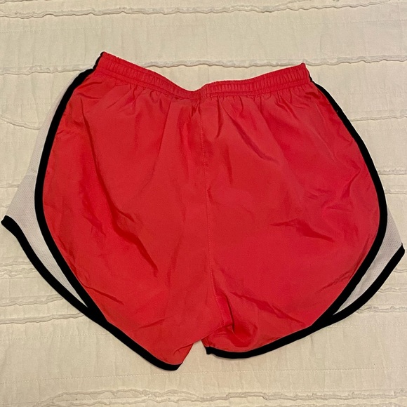 Nike Women’s Dri-FIT Lined Running Shorts, Size XS, pink - Picture 2 of 4
